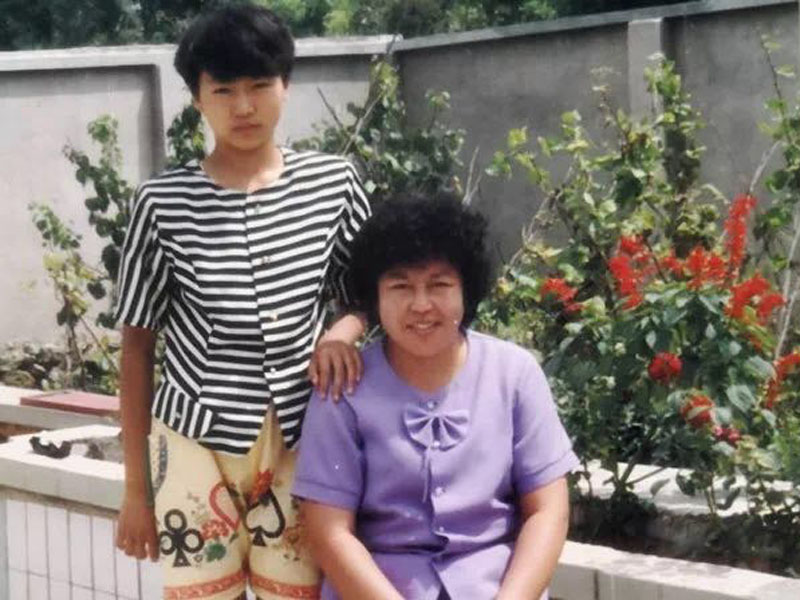 看照片 我长大了 妈妈没老 永远这样 多好