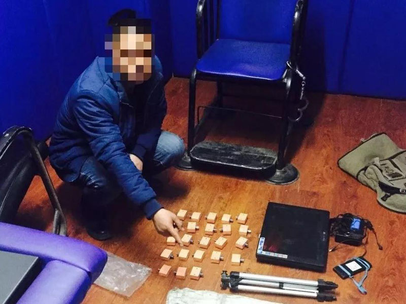 黄某指认骗人的器材