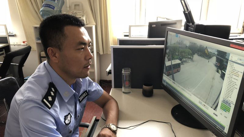 张浩：舰上克风浪 从警有担当
