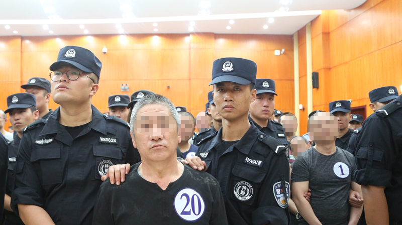 配文1：宣判现场