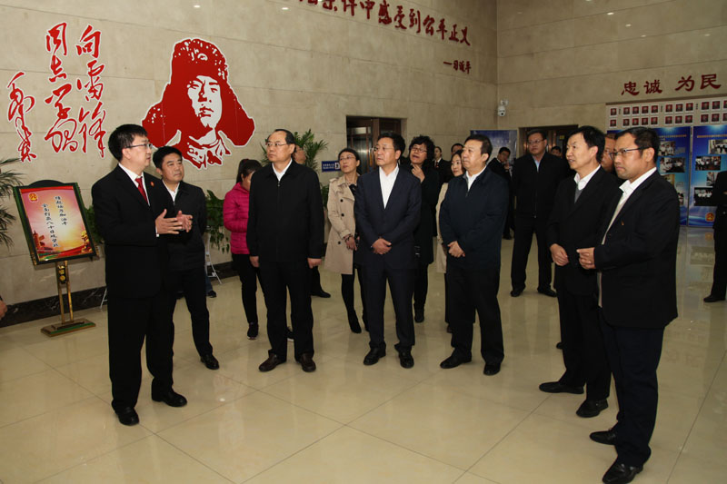 代表们参观抚顺市顺城区人民法院