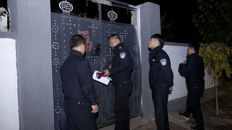 执行干警夜晚强制执行111
