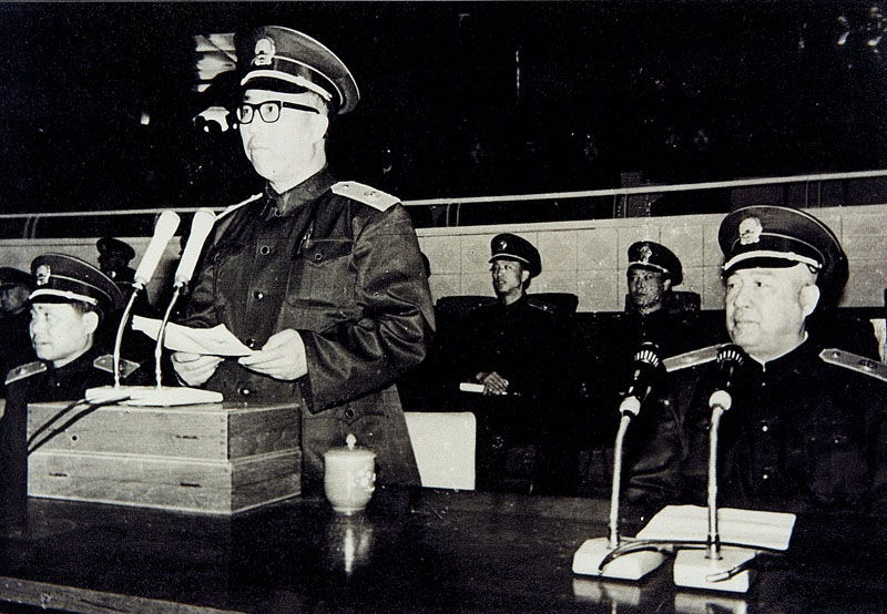 法官宣判旧照
