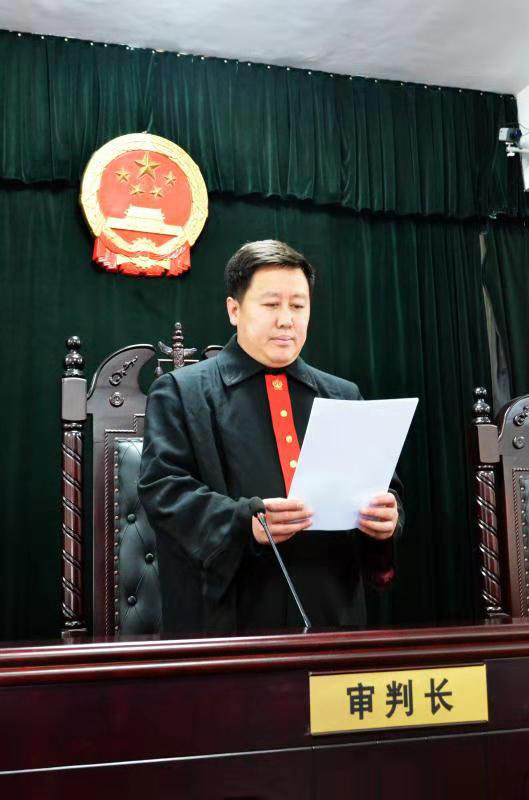 屈志忠在开庭宣判 (1)