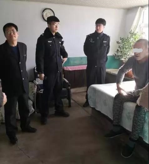 一名老赖刚刚起床