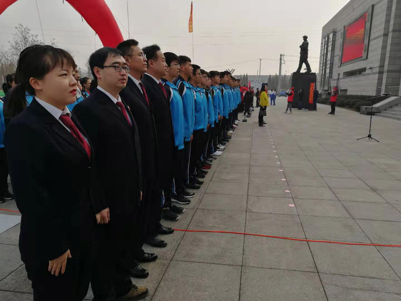 辽阳市弓长岭区人民检察院干警参加学雷锋活动