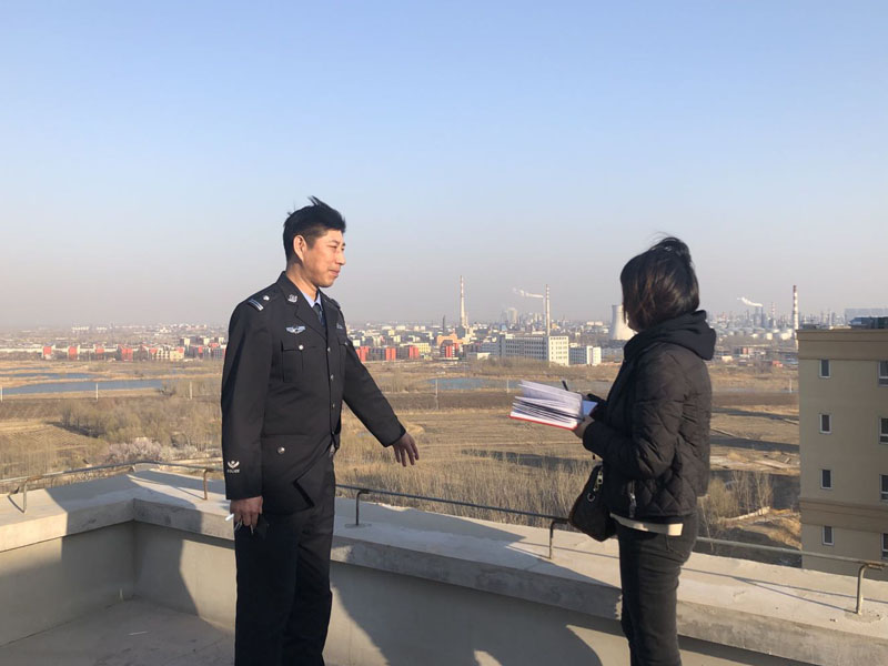 王凤国向记者介绍当时的情况