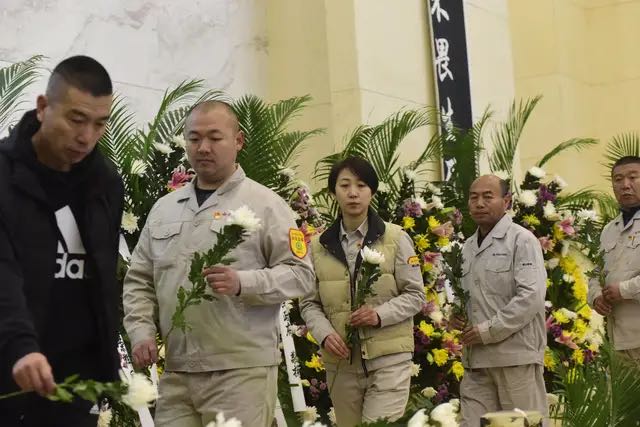 市民自发悼念