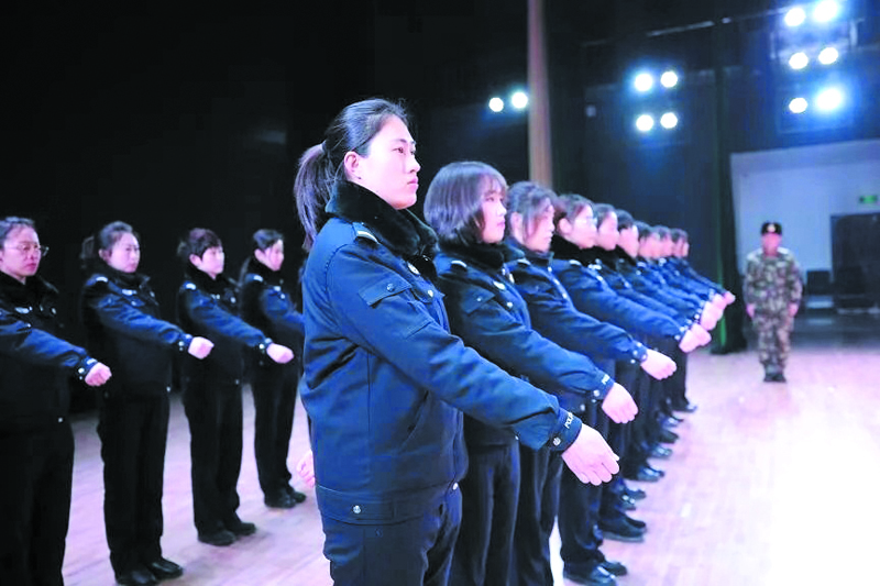 省女监队列训练