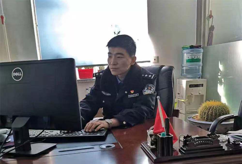 杨亮