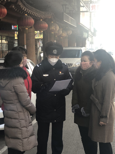 安慧深入辖区进行逐人逐户核查、宣传防疫知识