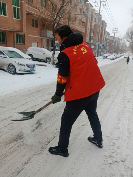 刘守政破冰除雪也是一把好手