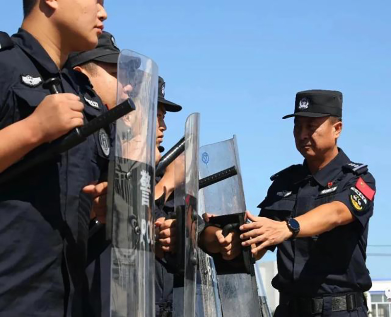 彰武县公安局巡特警大队大队长 张铁龙