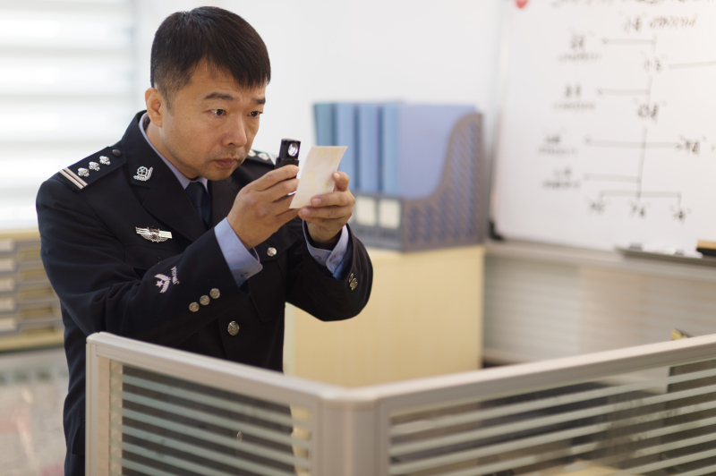 工作中的张喆2_编辑