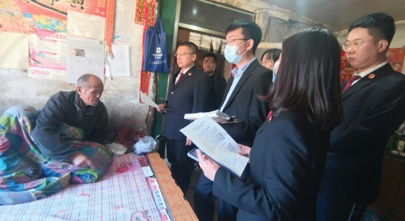 配文2：到行动不便当事人家中“入户开庭”