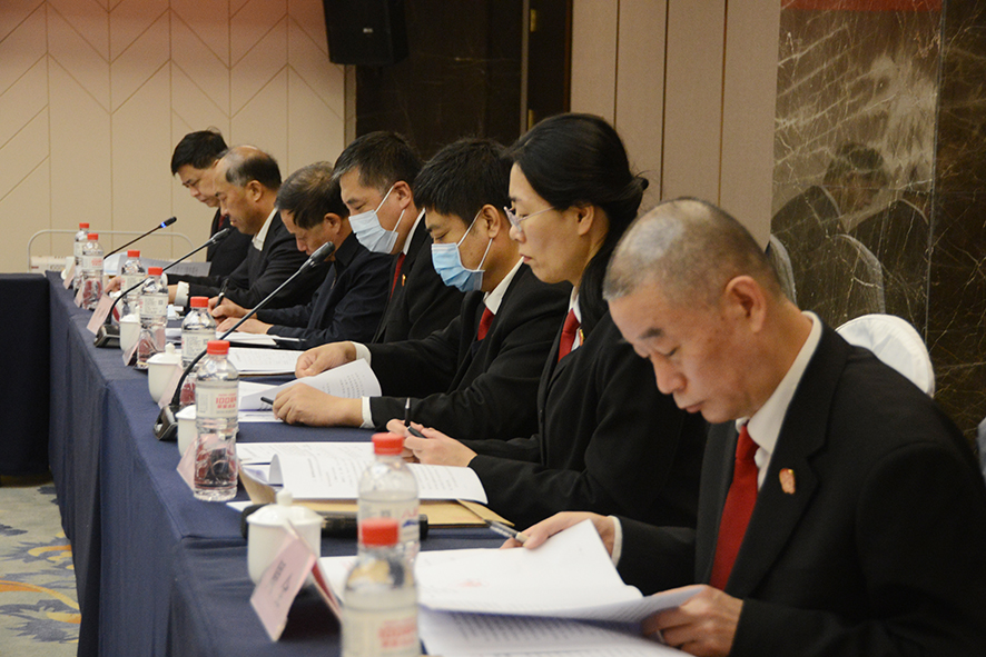 省法官检察官惩戒委员会会议现场。