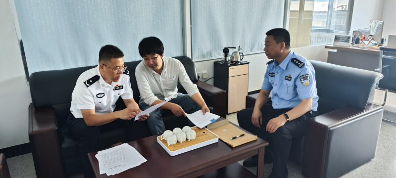民警到企业问需解困