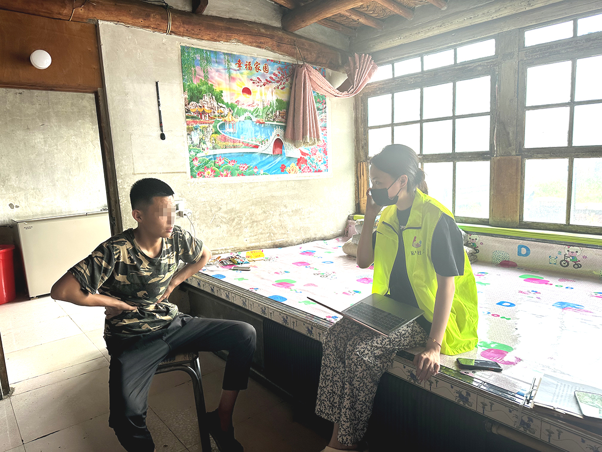 司法社工入户做社会调查