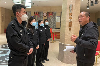 1阜新市委政法委政治部主任 高春东