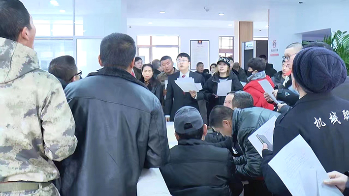头题 瓦房店市人民法院成功为400多名农民工追讨工资400余万元