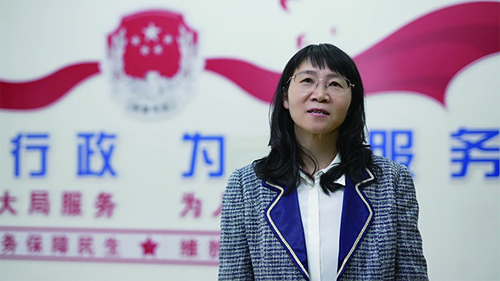 张亚东  朝阳市司法局党组书记、局长