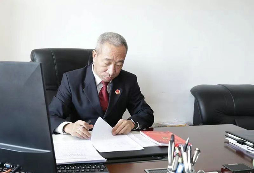 潘非琼