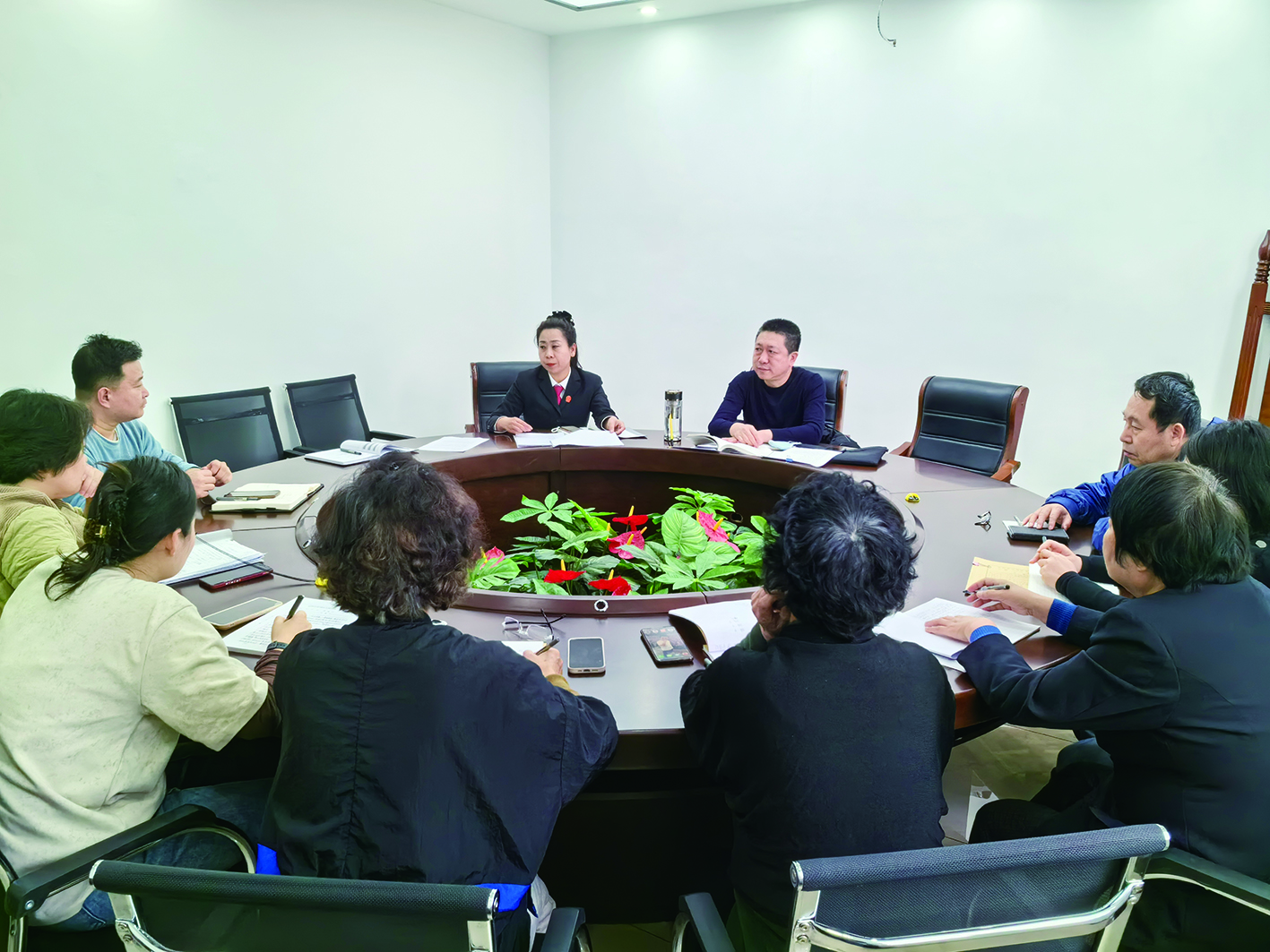 8名人民调解员进行业务培训
