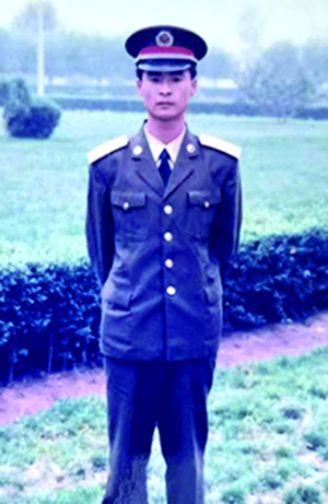 李文平军人