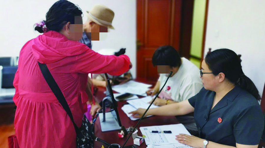 退赔款发放现场1