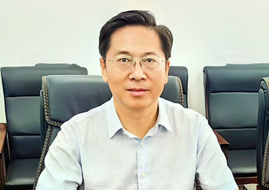 2——辽宁省教育装备行业协会会长  张红太3