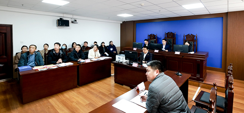 行政复议听证会现场 孟浩 摄