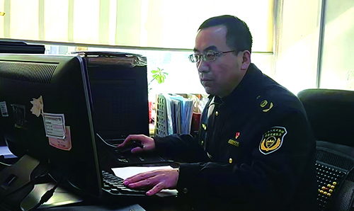 吴焕利整理现场检查材料
