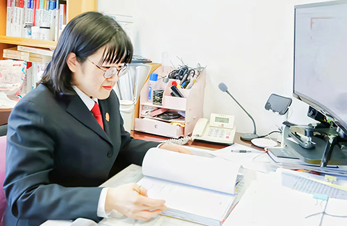 朱飞