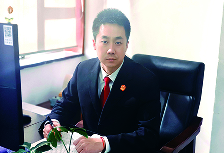 鉴铭宇