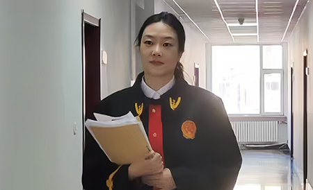庄乾珠法袍照