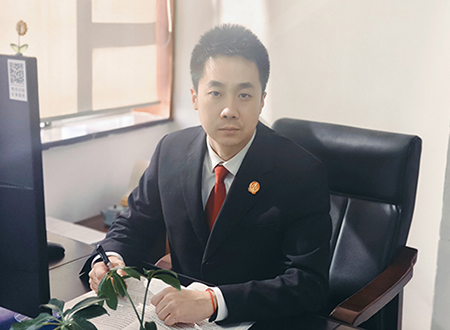 鉴铭宇