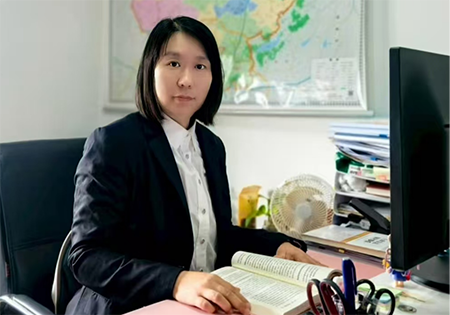 梁丽