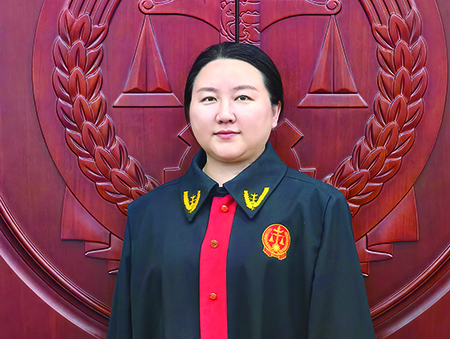 张蓝文法袍照