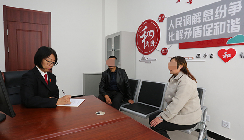 七里河法庭法官耐心调解涉企纠纷