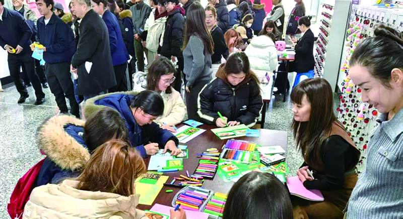 心理健康服务团队在锦州医科大学为学生提供形式多样的心理服务