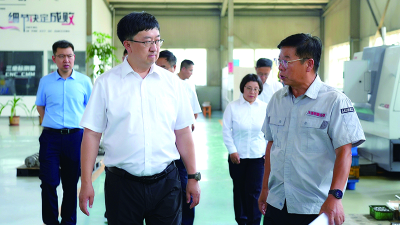 大连中院党组书记、院长朱海涛实地调研大连劳雷石油化工泵制造有限公司