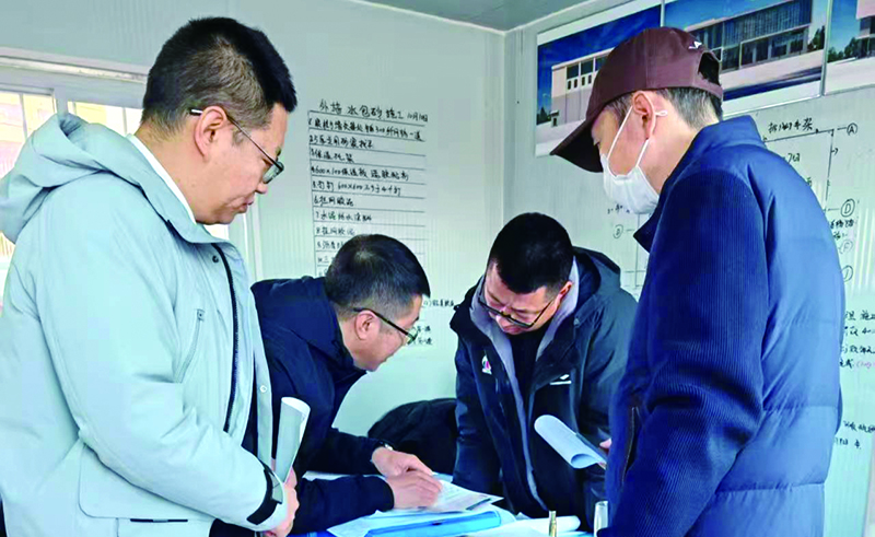 检察干警指导相关部门开展取用水管理专项整治