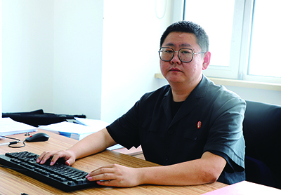 李戈