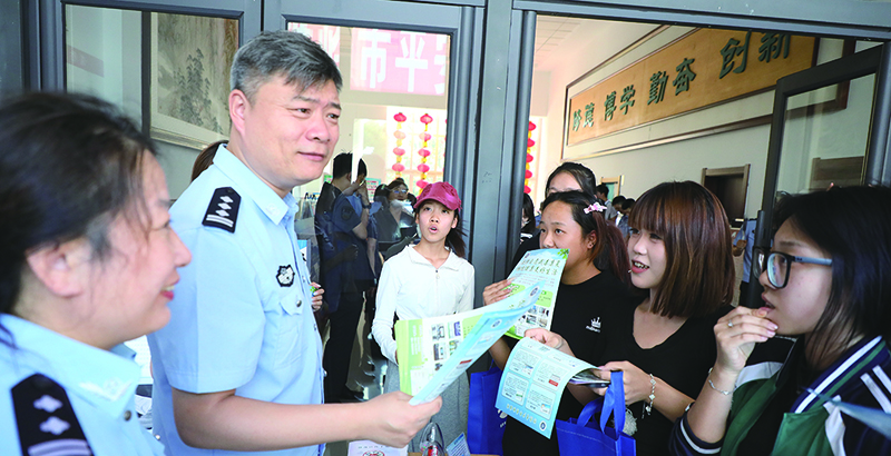 范旭在讲解中 江海峰摄