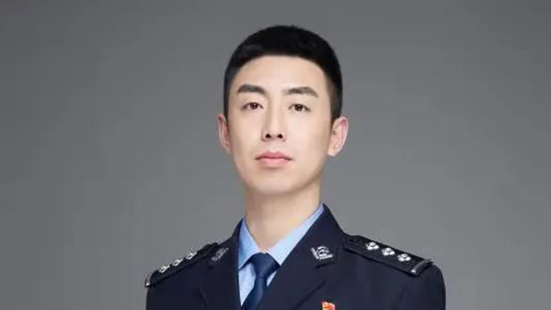 魏晓盼：从军绿到藏蓝 执着从未改变